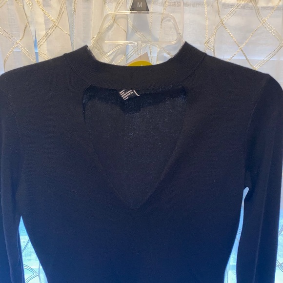 Cut out long sleeve - Picture 2 of 3